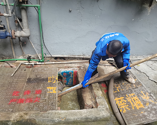 彭场镇清掏化粪池
