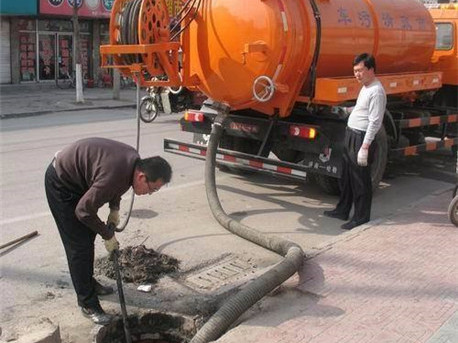 彭场镇清掏化粪池，健康生活从这里开始
